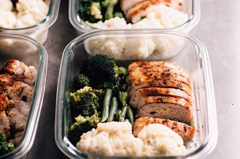 Spicy Chicken Meal-Prep Bowls 